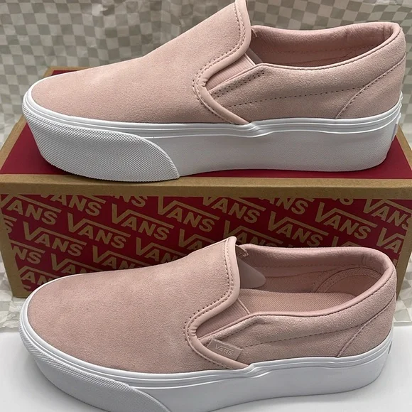 Vans WMNS Platform Sneakers Classic Slip-On Stackform
Mono Embroidery Rose Smoke - Picture 2 of 16